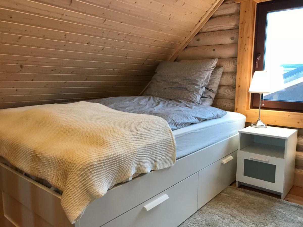 Wellness Huette Am Zwenkauer Bei Leipzig Holiday home Zwenkau
